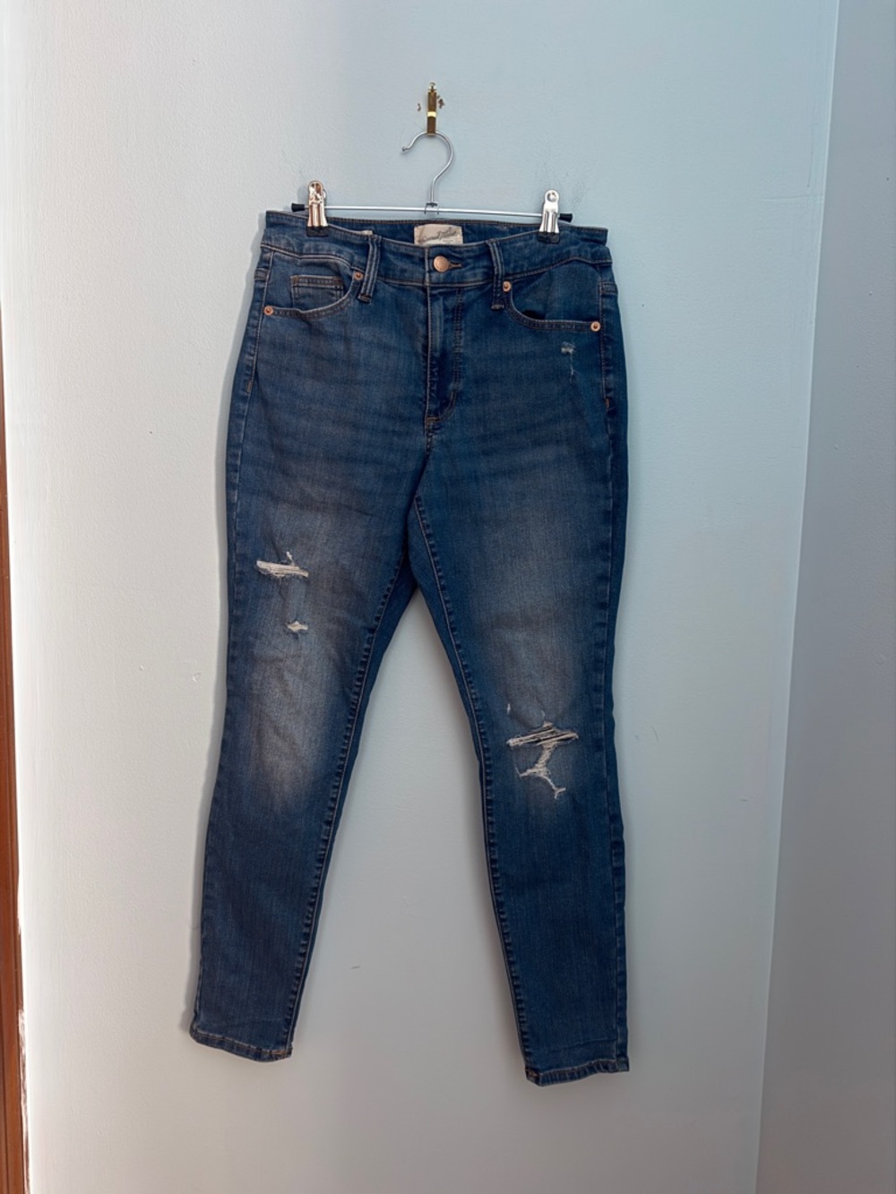 Universal Thread Dark Blue High Rise Distressed Skinny Jeans